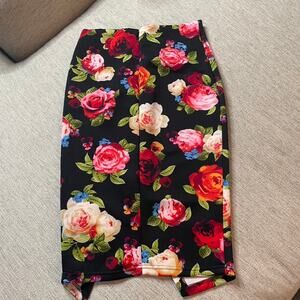 GUESS Black Red Floral Zip Slit Pencil Skirt Small Flower Office Work